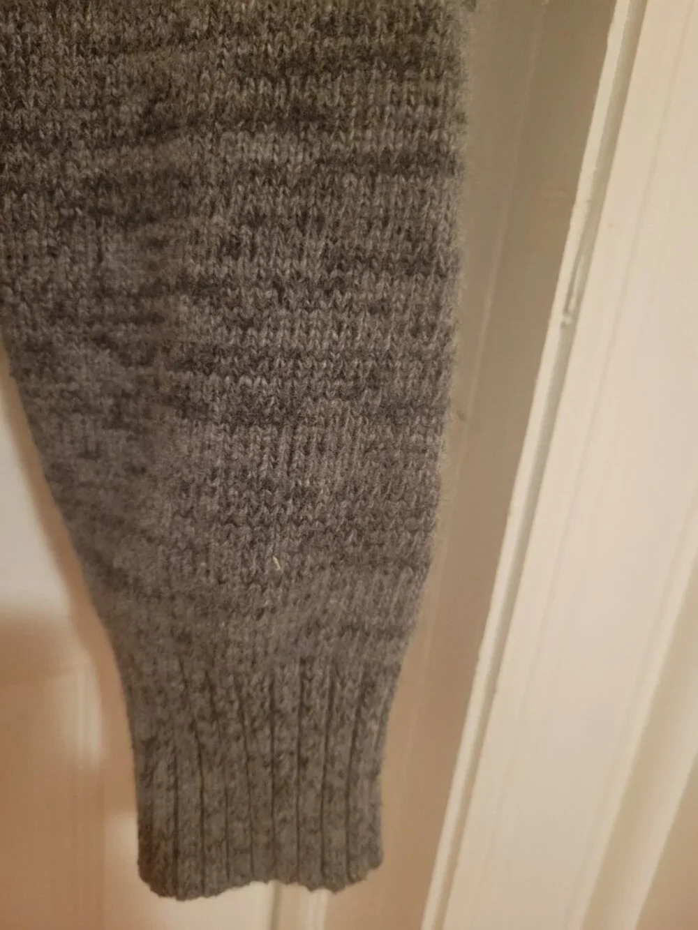 Banana Republic full zipper men sweater, 80% merino wool,size L